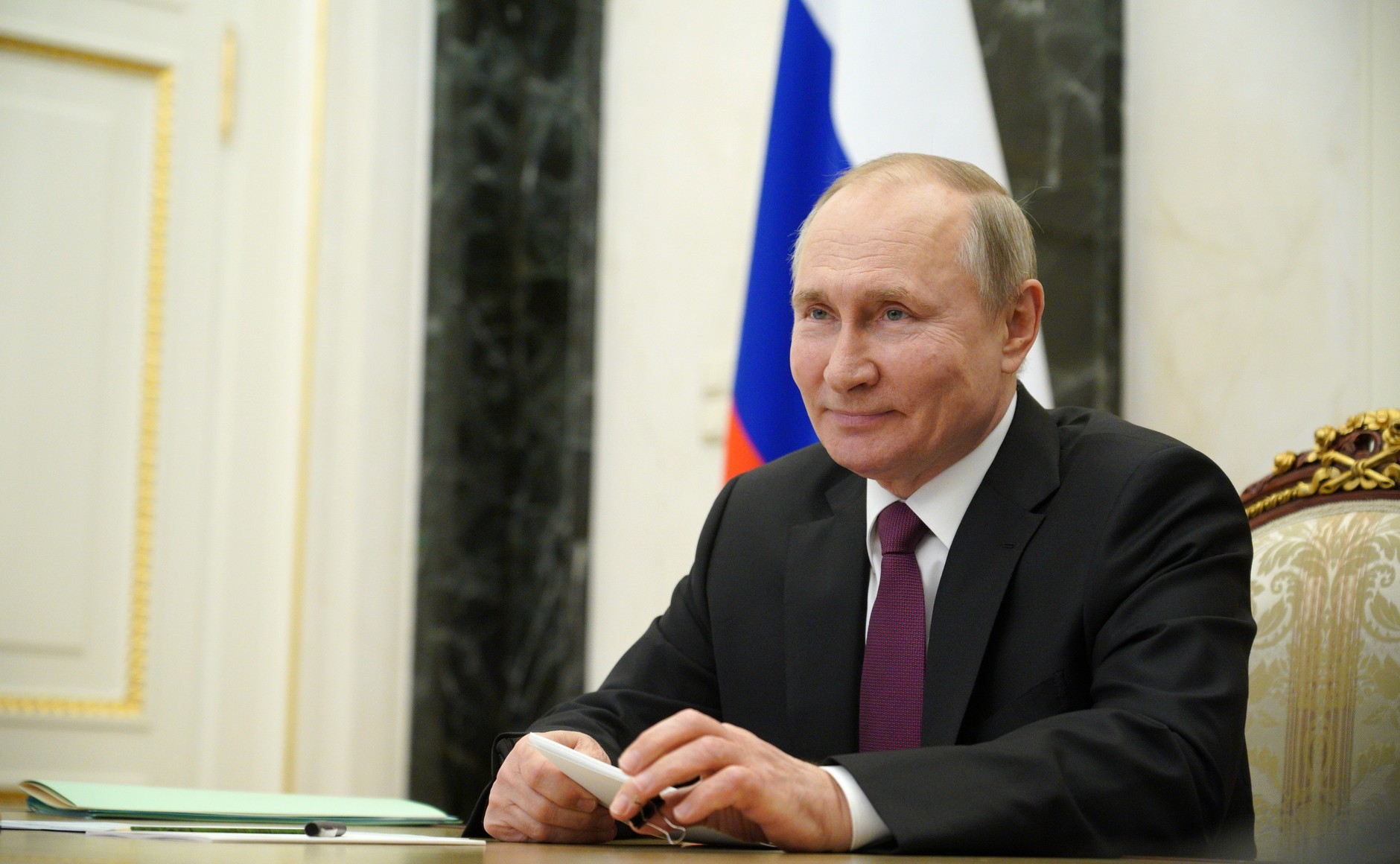 Путин обсудил ситуацию с коронавирусом с Президентом Монголии