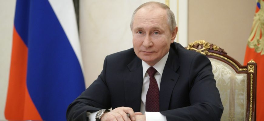 Путин предложил внедрять дистанционные формы занятости
