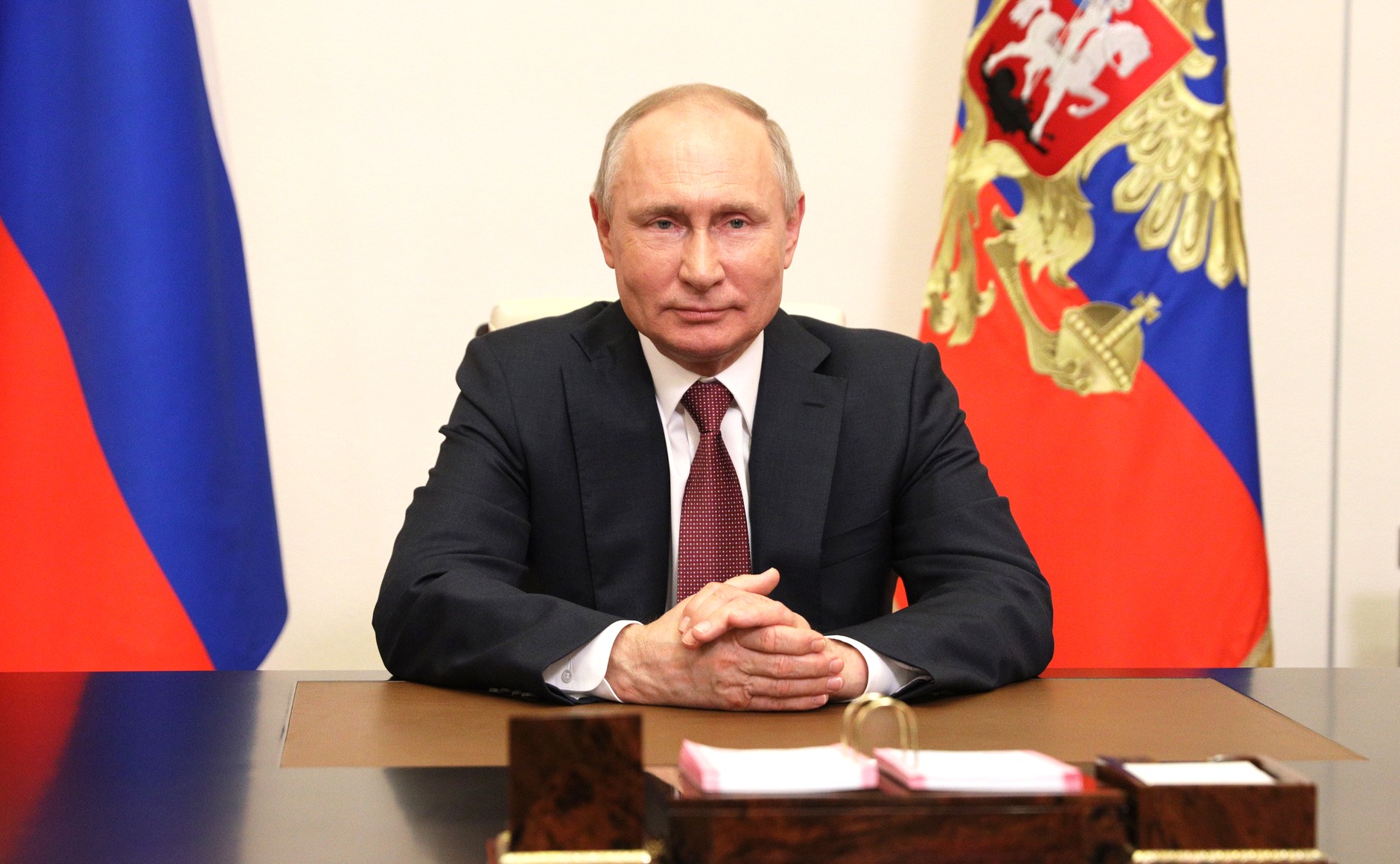 Путин присвоил почетное звания Городам трудовой доблести